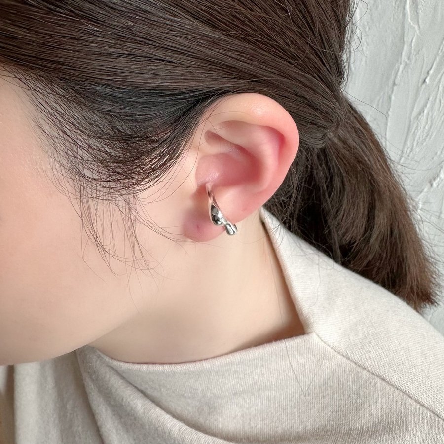 シルバー】CURVE NUANCE EARCUFF[品番：FEUW0001661]｜feu（フゥー）の