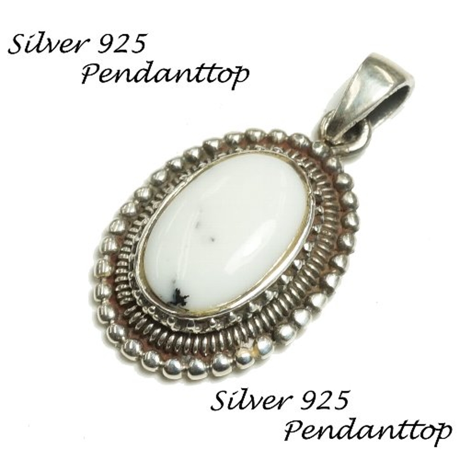 シルバー925 胸元に上品さを演出する石付きペンダントトップ