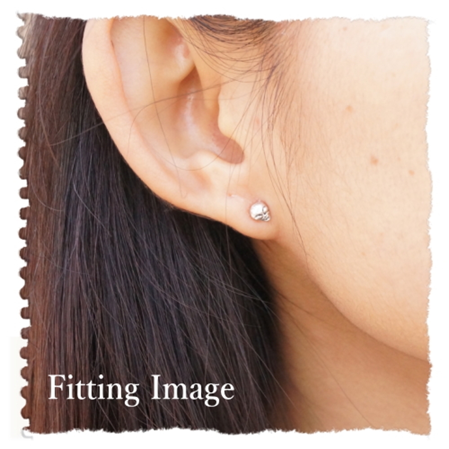 シルバーピアス】ちっちゃくてリアルな宇宙人モチーフのスタッドピアス