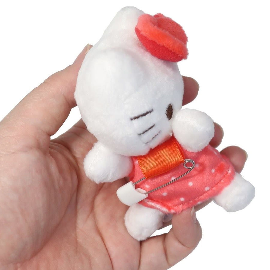 ハローキティ くっつきぬいぐるみバッジ マスコット[品番：BREW0046404