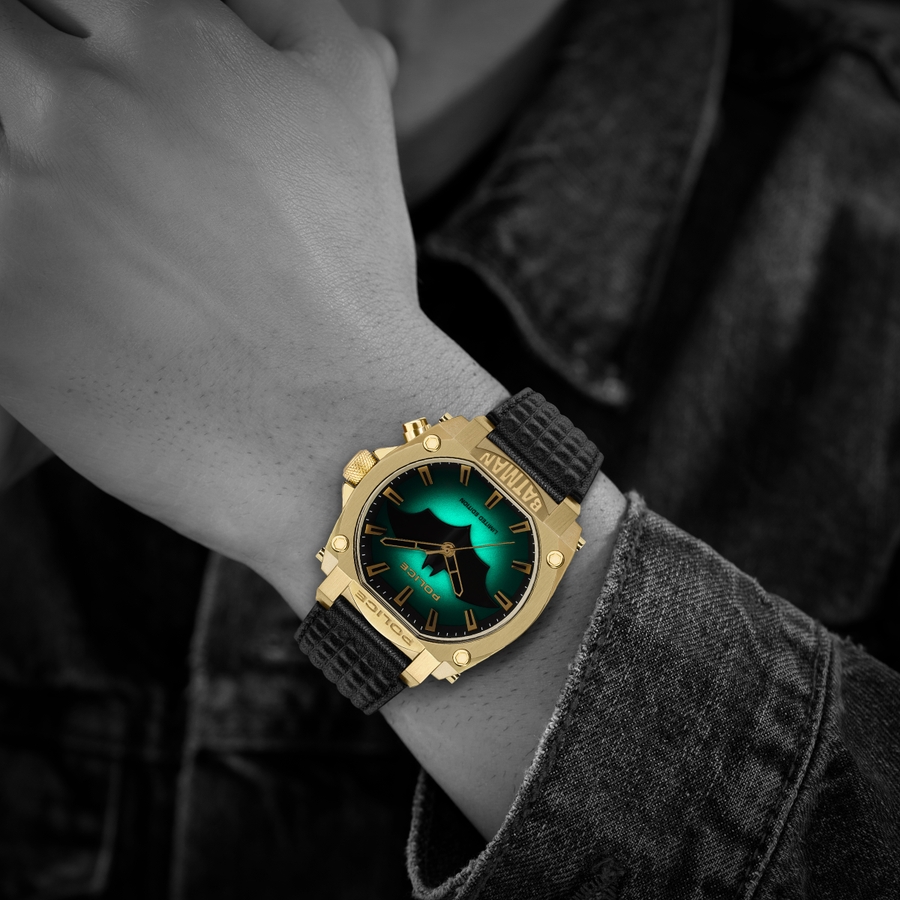 BATMAN×POLICE 腕時計 ゴールド文字盤の色ブラック系 - 腕時計(アナログ)
