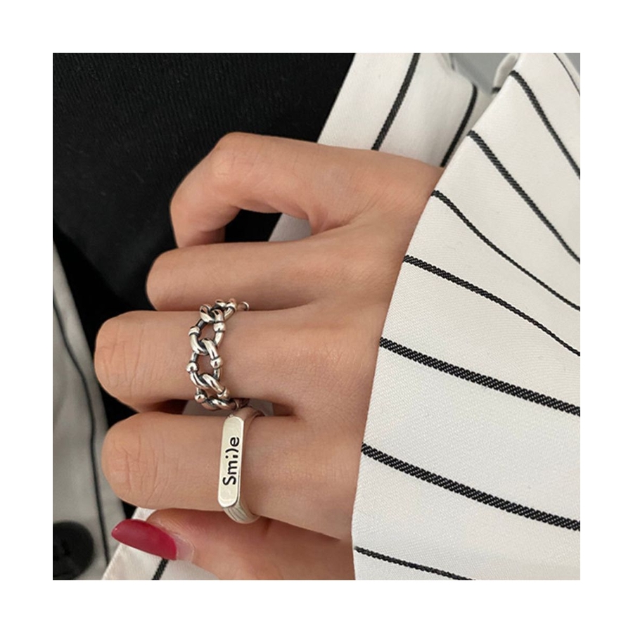 コーデをクールに格上げするsmile ロゴ&チェーンデザインセットリング