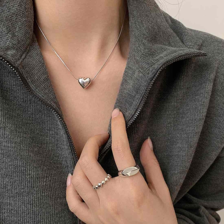デイリーユースに最適なシンプルなハートモチーフネックレス