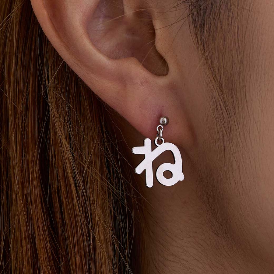 イヤリング ピアス ひらがな[品番：MLOA0003162]｜Melody Accessory