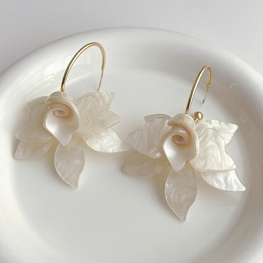 ピアス フラワーピアス お花 パール デザインピアス 大ぶり