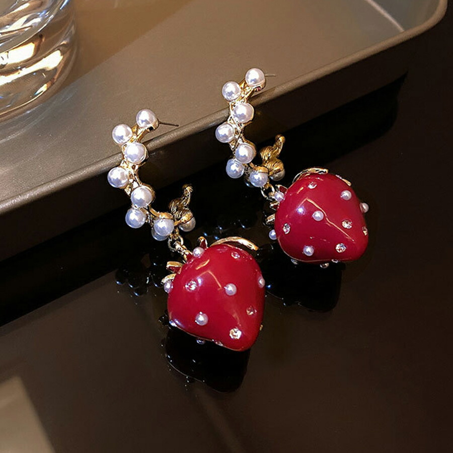☆❤️ 苺 いちご フープピアス ピアス ハンドメイド スパンコール