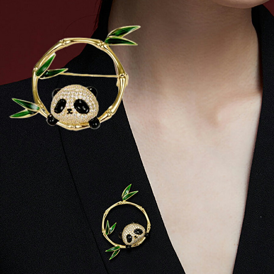 笹食むパンダ 刺繍ブローチ・改 | iichi 日々の暮らしを心地よく