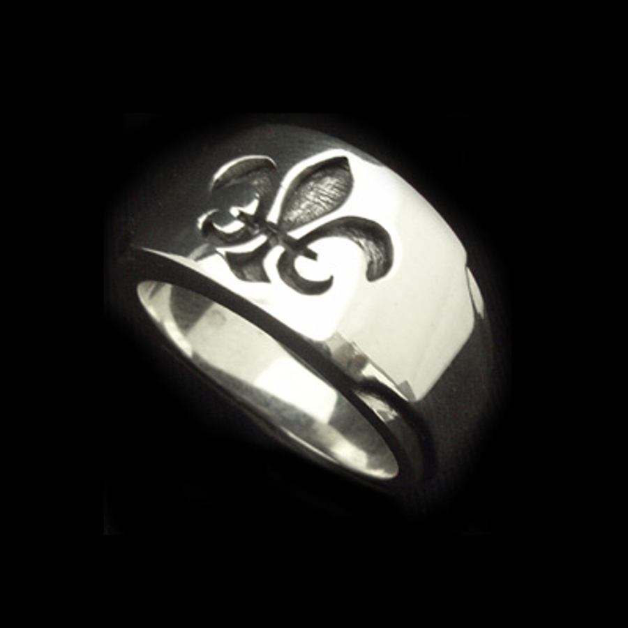 シルバー925ユリの紋章リング お兄系・渋谷系・サーフ系・アメカジ