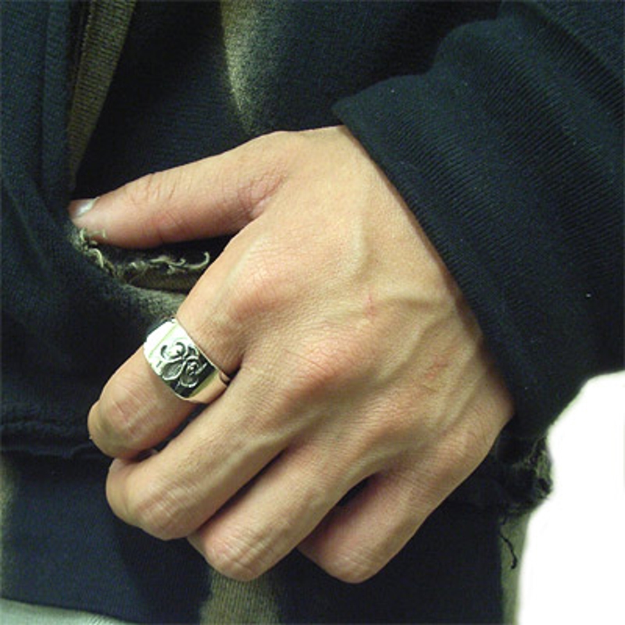 シルバー925ユリの紋章リング お兄系・渋谷系・サーフ系