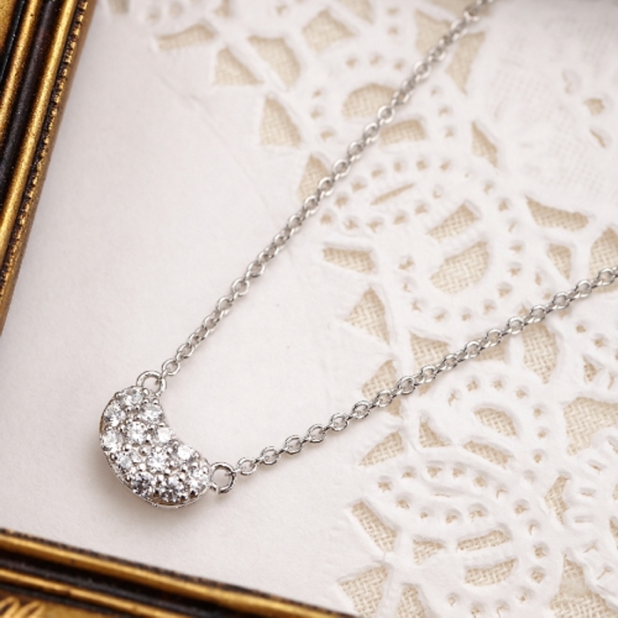 シルバー925製 最高級品質ジルコニアをセットしたビーンズモチーフの  