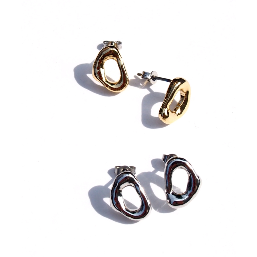 ピアス ポストピアス 左右対称