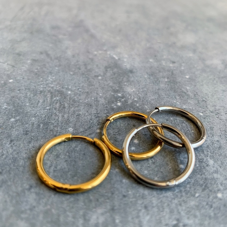 ❣️ピアス❣️Fカラー❣️0.72/❣️照り強❣️ サージカルステンレス フープピアス シンプル[品番：FEUW0001237