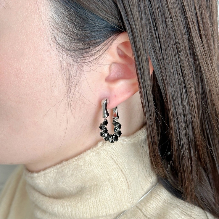 ブラックフープピアス ストーン トレンド | feu | 詳細画像9 