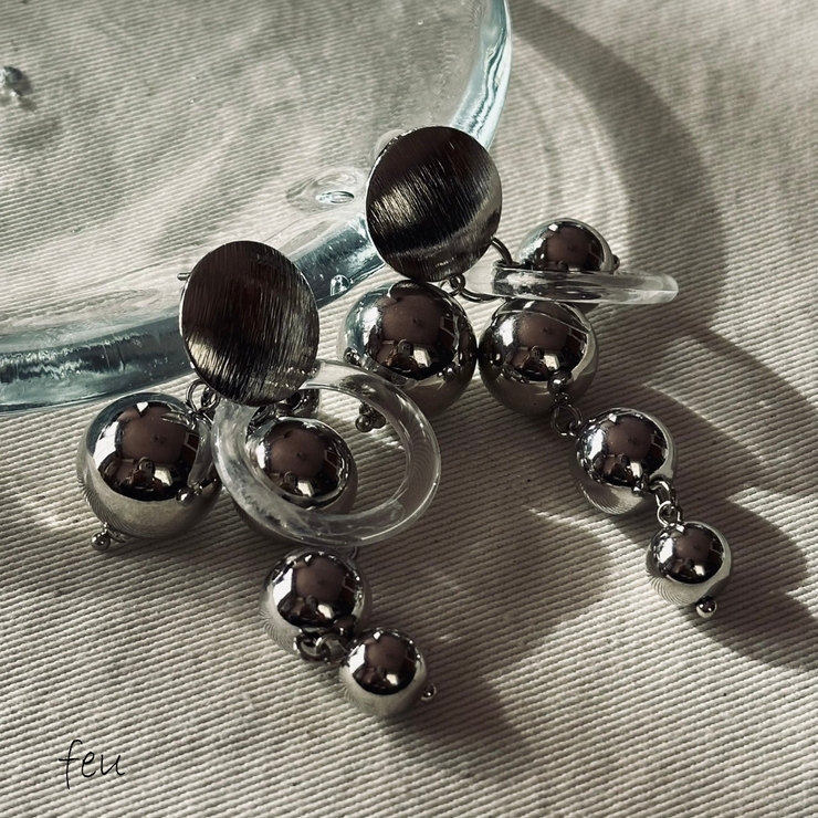 シルバー | ロングピアス 揺れる メタル | feu