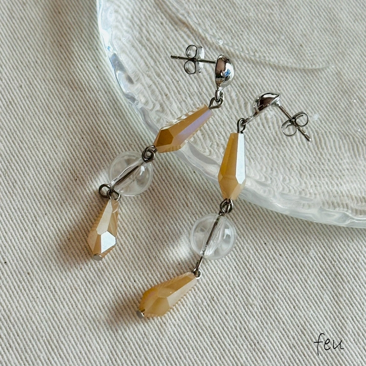 ベージュ | ロングピアス 揺れる 樹脂 | feu