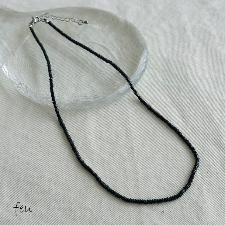 ブラック | メタルビーズネックレス ショート ジェンダーレスデザイン | feu