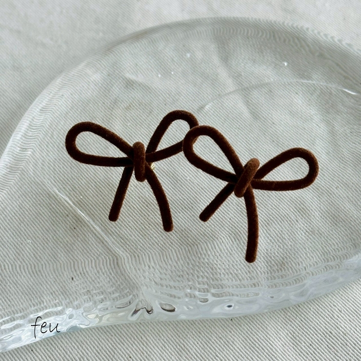 ブラウン | リボンピアス ベロア クラシカル | feu