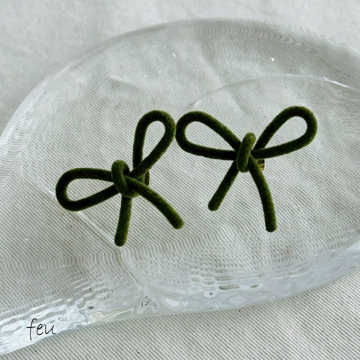 カーキ | リボンピアス ベロア クラシカル | feu