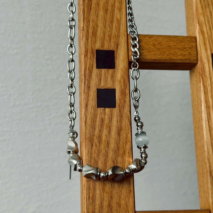 サージカルステンレスネックレス 変形メタル 大ぶり | feu | 詳細画像3 