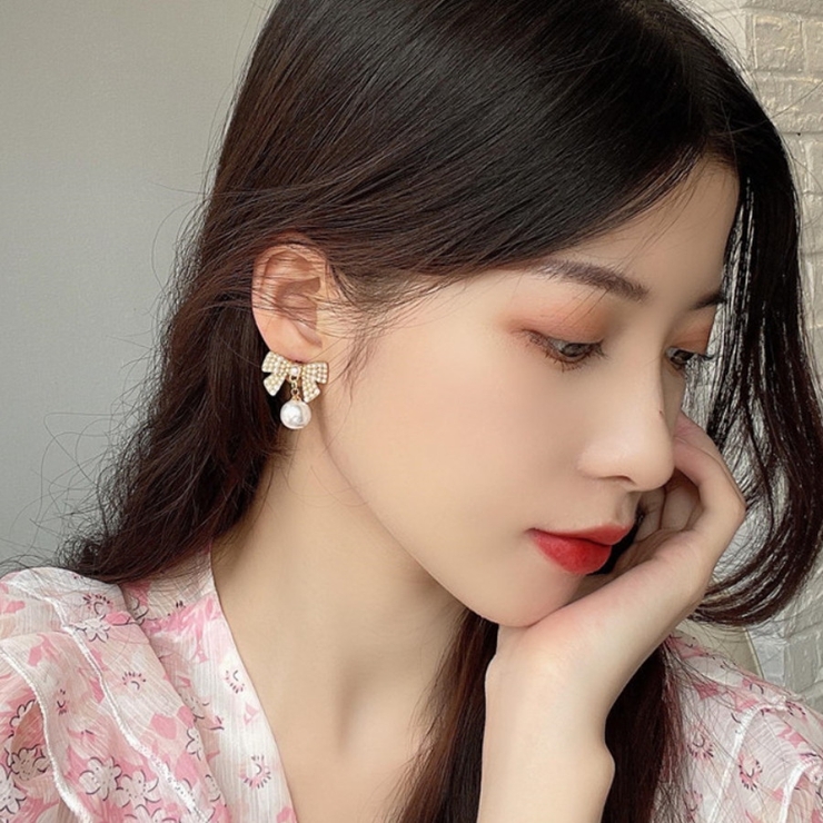 ピアス/イヤリング フェミニンリボンパールピアスイヤリング