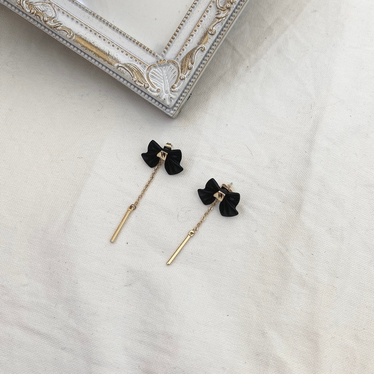 ピアス ブラックリボンバックゴールドチェーンピアス[品番 ピアス ブラックリボンバックゴールドチェーンピアス[品番