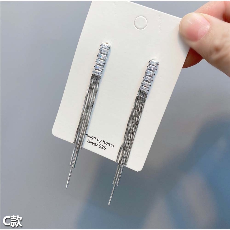 C | ピアス 揺れる カジュアル シルバー 韓国ファッション | And Kawaii