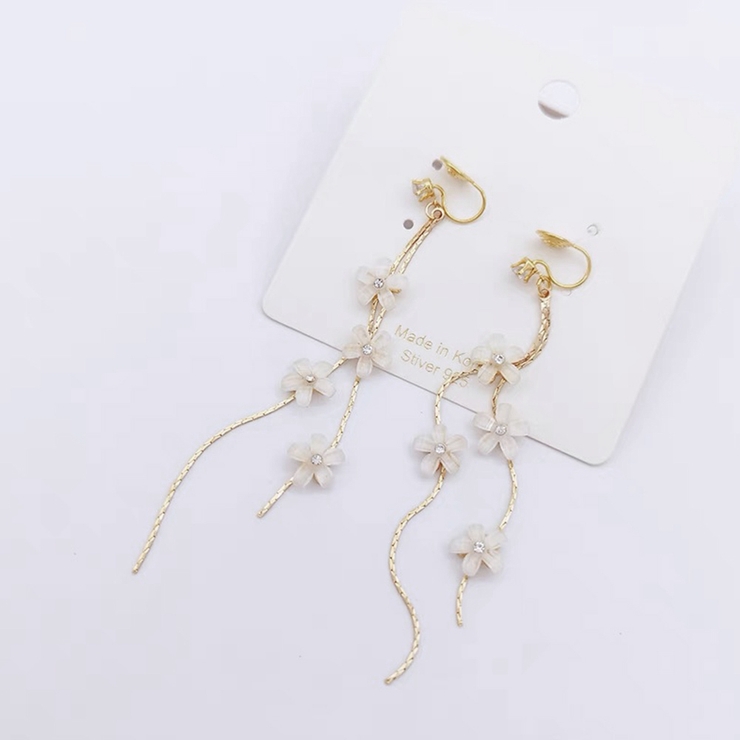 揺れる チェーンピアス 花びらイヤリング | SUNSHINE CLOSET | 詳細画像11 
