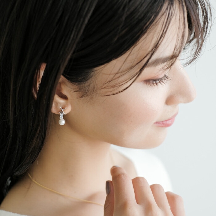 耳元に上品な華やかさを添える！クロスデザインパールピアス | aquagarage | 詳細画像7 