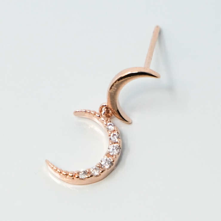 耳元に上品な華やかさを添える！ムーンモチーフピアス | aquagarage | 詳細画像7 