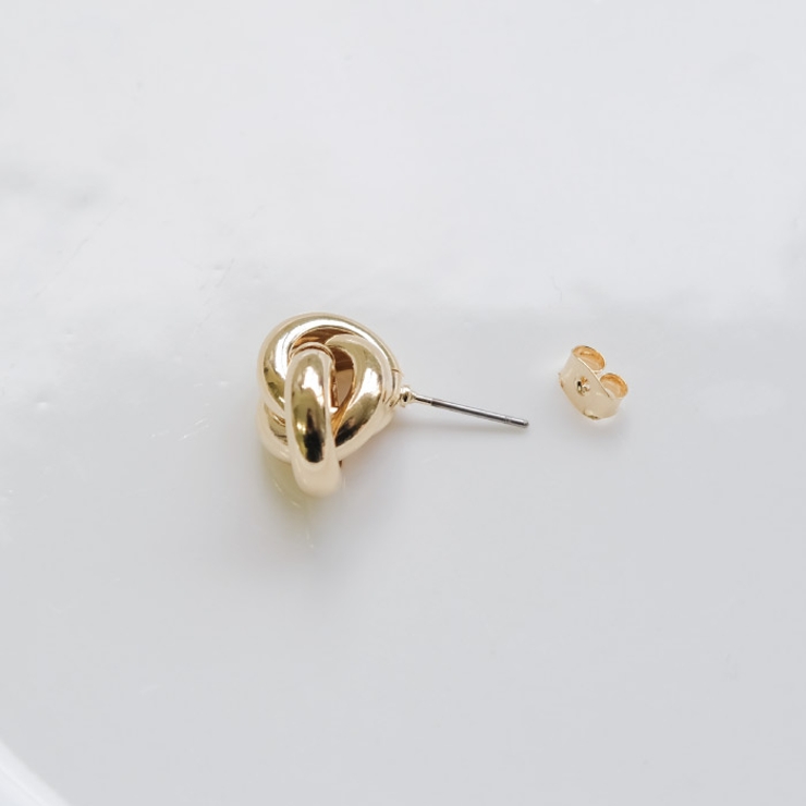結び目モチーフが愛らしいノットデザインピアス | aquagarage | 詳細画像6 