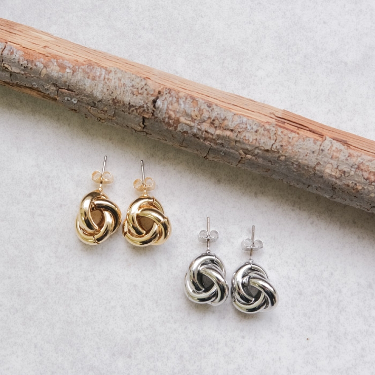 結び目モチーフが愛らしいノットデザインピアス | aquagarage | 詳細画像15 