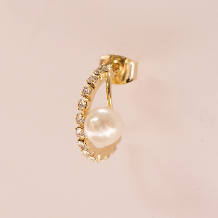 耳元に上品な華やかさを添えるパール2連風フープピアス | aquagarage | 詳細画像8 