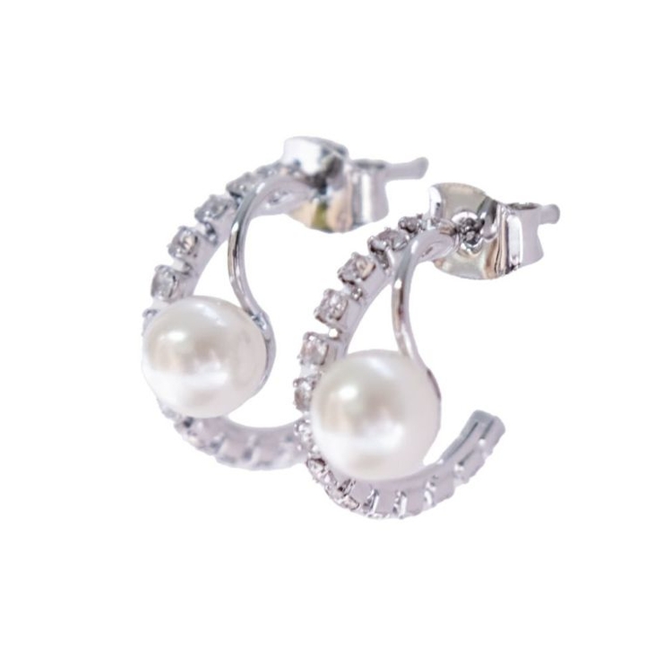 シルバー | 耳元に上品な華やかさを添えるパール2連風フープピアス | aquagarage