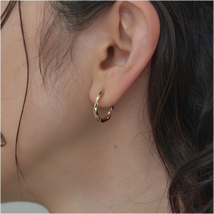 GOLD | ツイストUラインピアス | 4quince