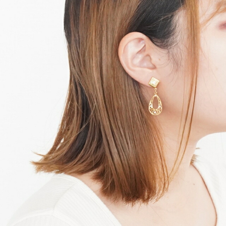 ピアス スワロフスキー 透かし模様[品番：YUKA0008447]｜YUKATANゆかた