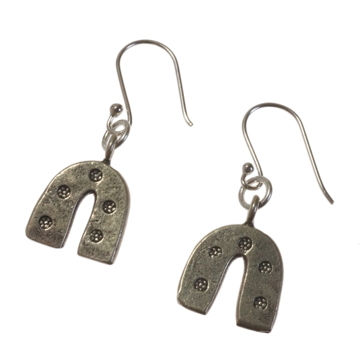 シルバーピアス U字 小花模様[品番：YUKA0007264]｜YUKATAN