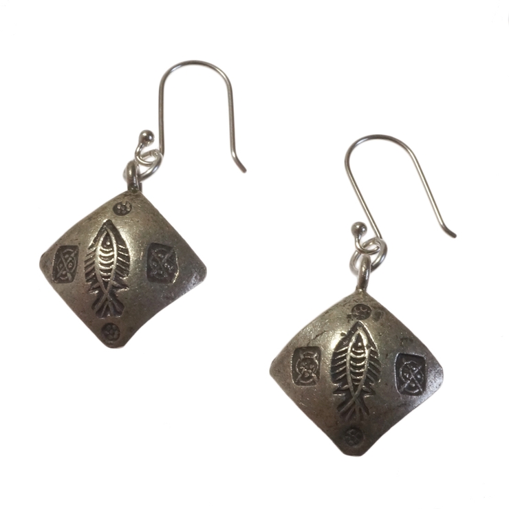 シルバーピアス 魚 さかな[品番：YUKA0007265]｜YUKATANゆかたん