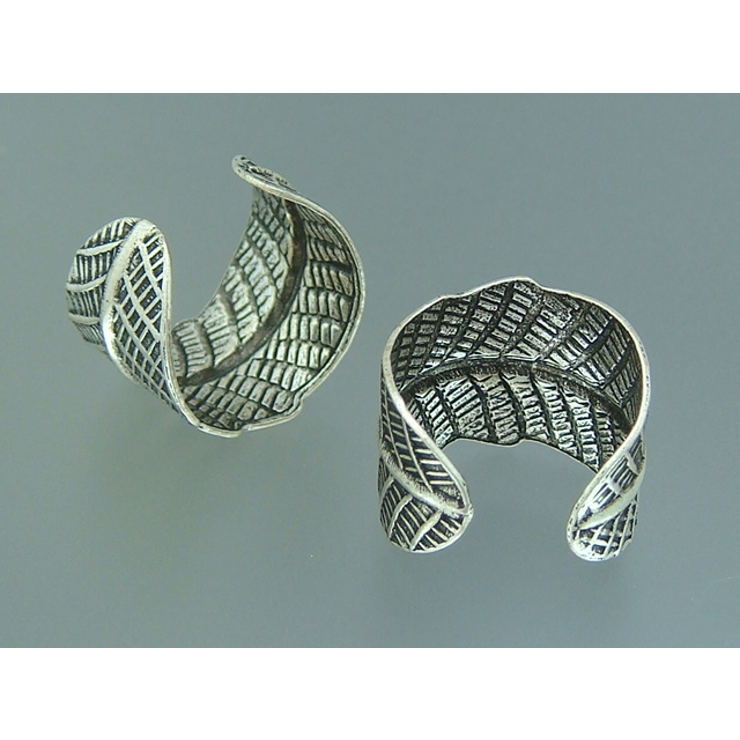 イヤーカフ シルバー925 羽根の模様のイヤーカフス | YUKATANゆかたん | 詳細画像2 