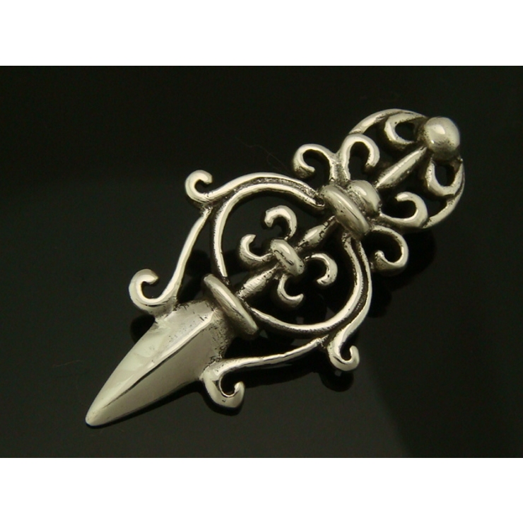 シルバー925 紋章のペンダントヘッド 紋章のような模様に剣が突き出たかっこいい… | laplateriashu  | 詳細画像1 
