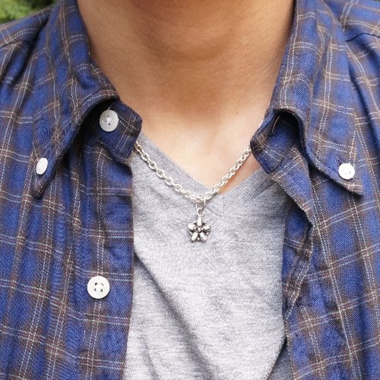 シルバー925 花をモチーフにした白い石付きペンダントトップ 【シルバー製 | laplateriashu  | 詳細画像3 