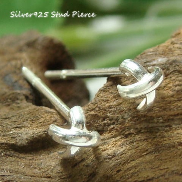 鉤のようになっている二つのパーツでバッテンを描いているような不思議