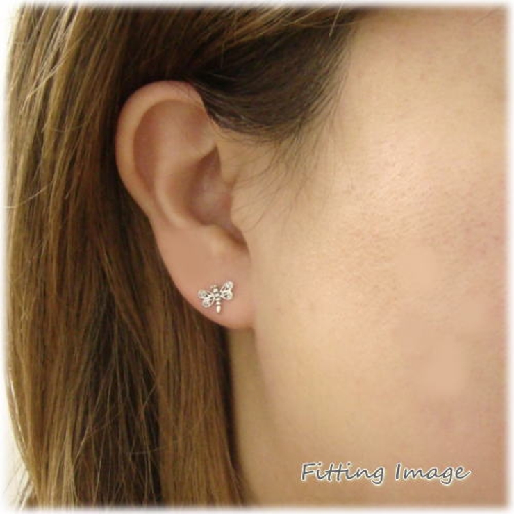 【シルバーピアス】ハートのような羽を開いて飛ぶトンボのスタッドピアス 【とんぼ … | YUKATANゆかたん | 詳細画像3 