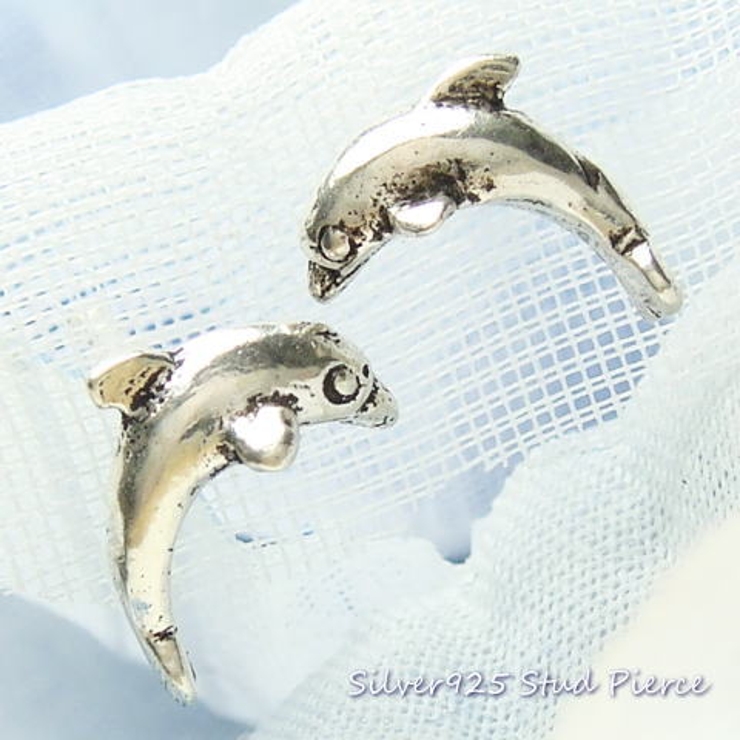 海の上を華麗にジャンプ イルカさんのスタッドピアス アクセサリー 品番 Yuka Yukatanゆかたん ユカタン のレディースファッション通販 Shoplist ショップリスト