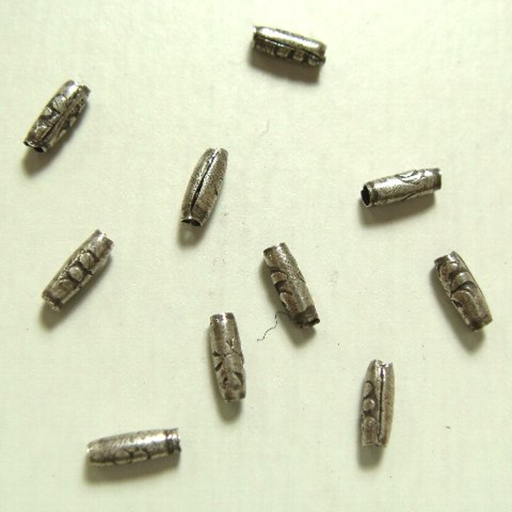 シルバーパーツ10個で1セット 直径1 1ｍｍタイプで小さなお花のような模様が描… | YUKATANゆかたん | 詳細画像1 