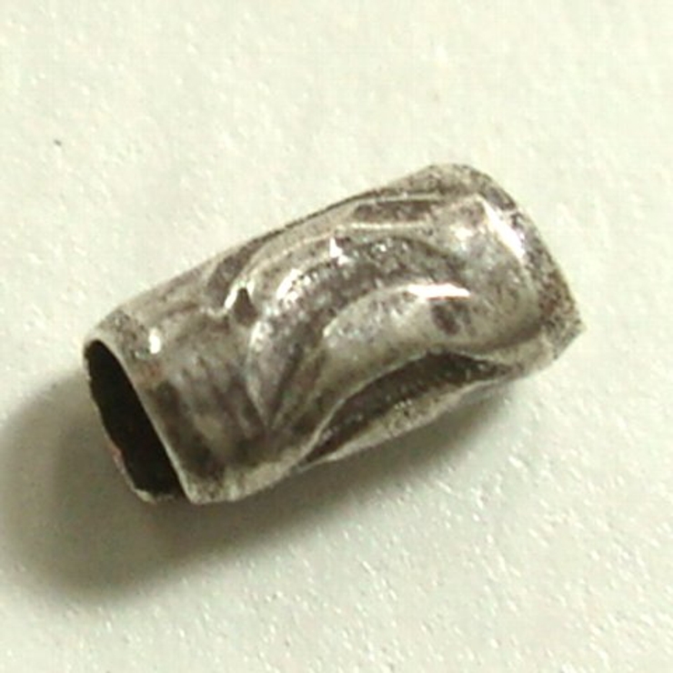 シルバーパーツ10個で1セット 直径1 4ｍｍタイプで小さく月のような模様が描か… | YUKATANゆかたん | 詳細画像2 