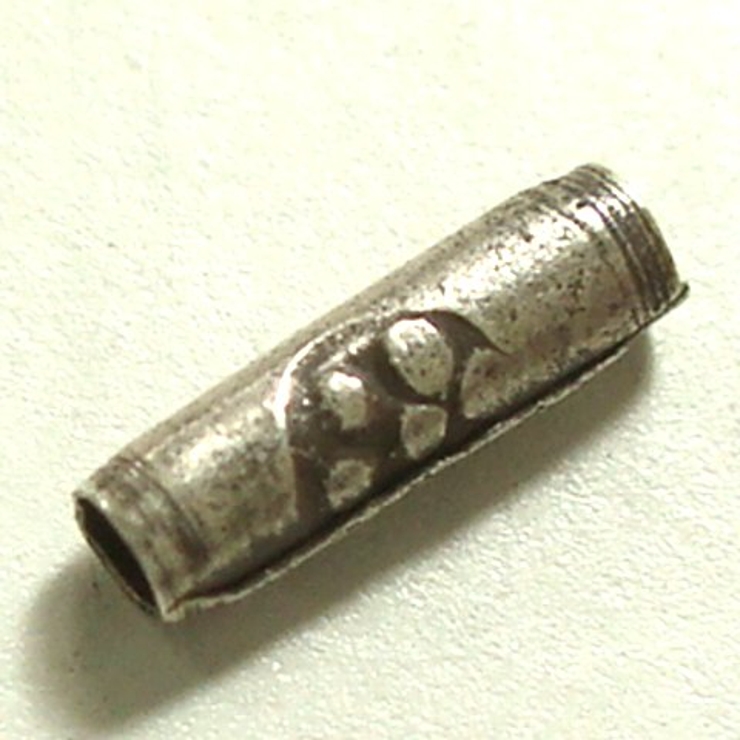 シルバーパーツ10個で1セット 直径1 2ｍｍタイプで小さなお花のような模様が描… | YUKATANゆかたん | 詳細画像2 