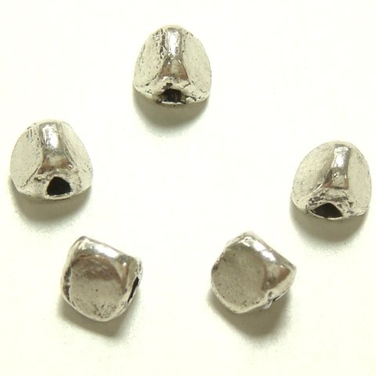 シルバーパーツ5個で1セット 直径4 0ｍｍタイプで三角のような形の厚みのある小… | YUKATANゆかたん | 詳細画像1 