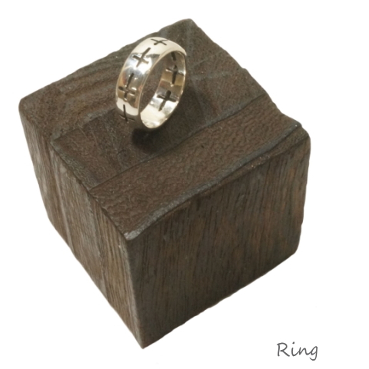 沢山のクロスが刻まれたデザインリング【十字架】 アクセサリー | laplateriashu  | 詳細画像1 