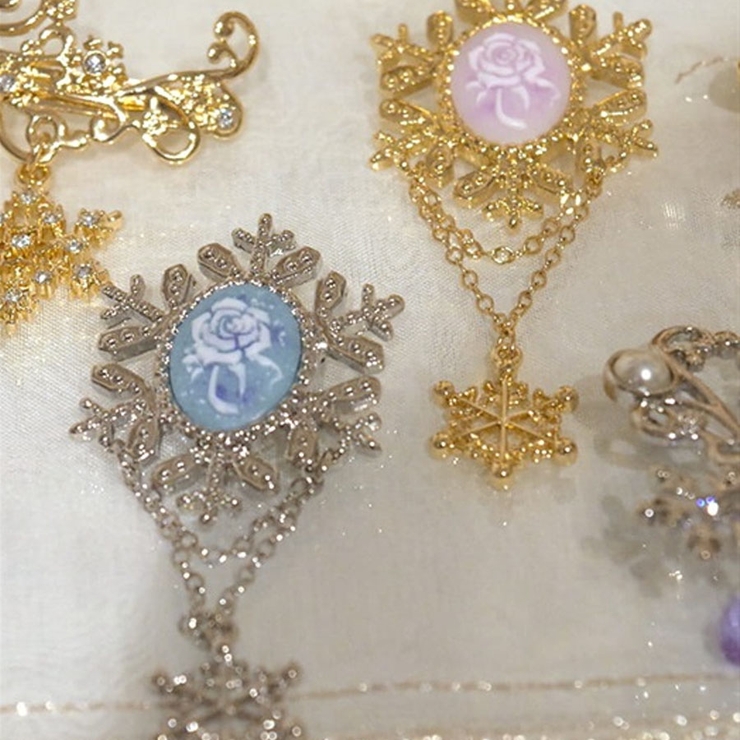 スノー×チェーンブローチ[品番：IGAW0004373]｜axes femme（アクシーズ