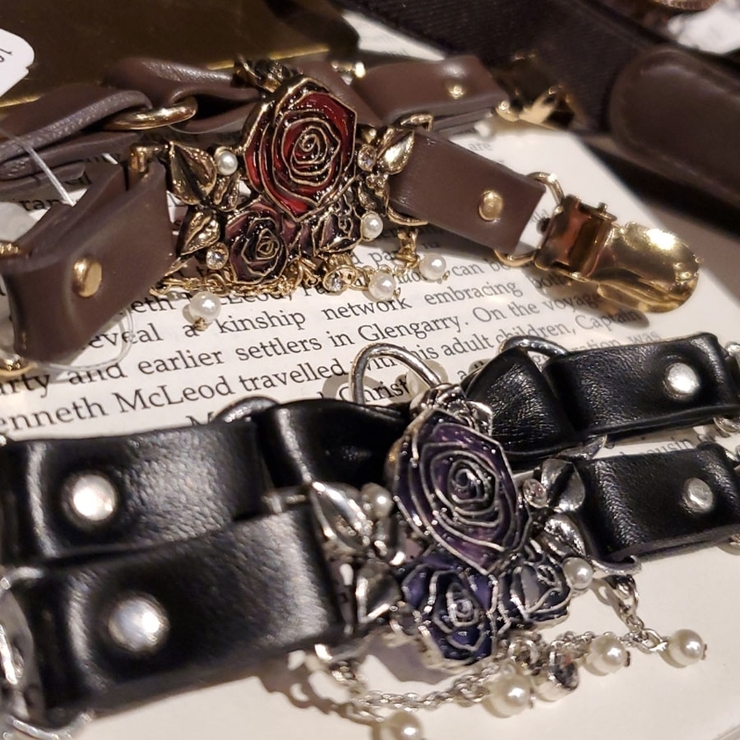 ステンド薔薇ストールクリップ[品番：IGAW0004291]｜axes  femme（アクシーズファム）のレディースファッション通販｜SHOPLIST（ショップリスト）